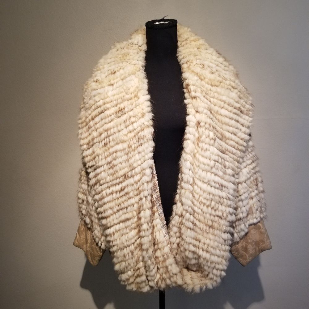 VINTAGE HIGBEES MUSKRAT COAT MADE IN CANADA SIZE MEDIUM (shd)